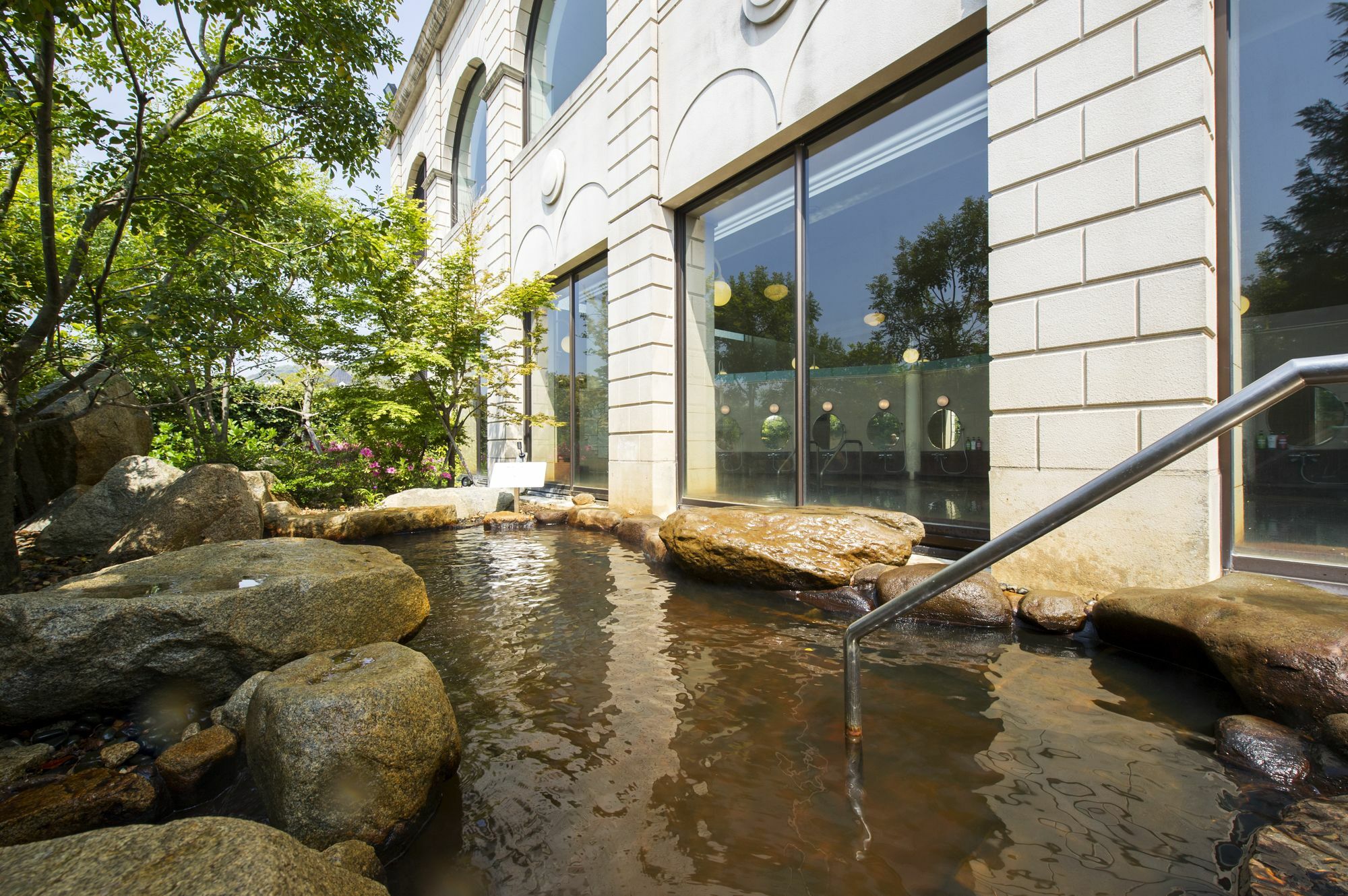 סאסבו Hotel Okura Jr Huis Ten Bosch מראה חיצוני תמונה A foot bath in Tokyo